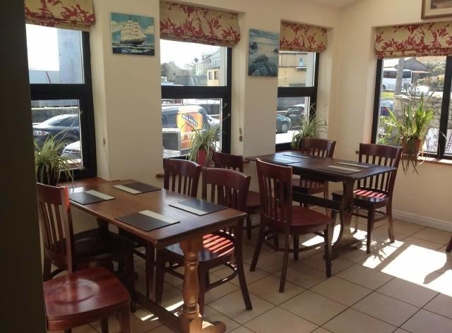 לינה וארוחת בוקר The Pier Bar , Cleggan מראה חיצוני תמונה