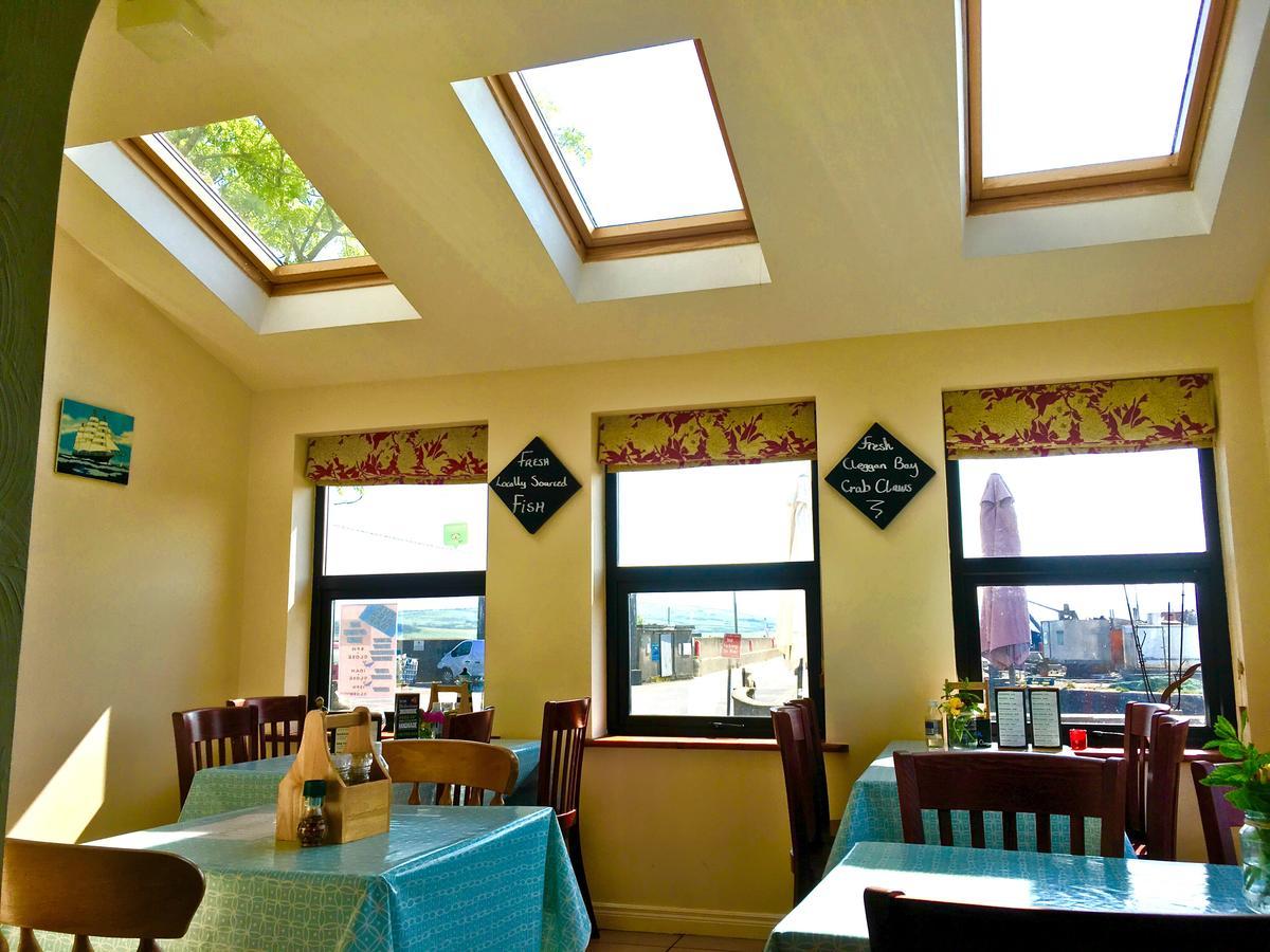 לינה וארוחת בוקר The Pier Bar , Cleggan מראה חיצוני תמונה